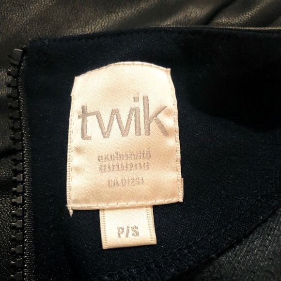 twik, fit navy blue and pleather top quarter, size small - Picture 4 of 4